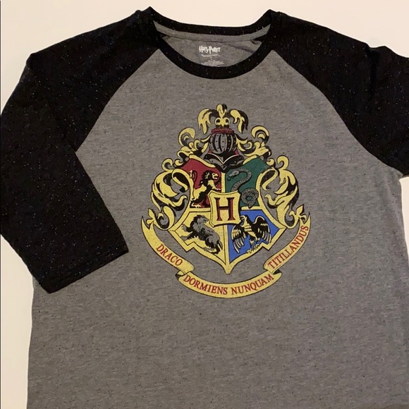 Warner Bros. Tops - Harry Potter Hogwarts 3/4 Sleeve Top